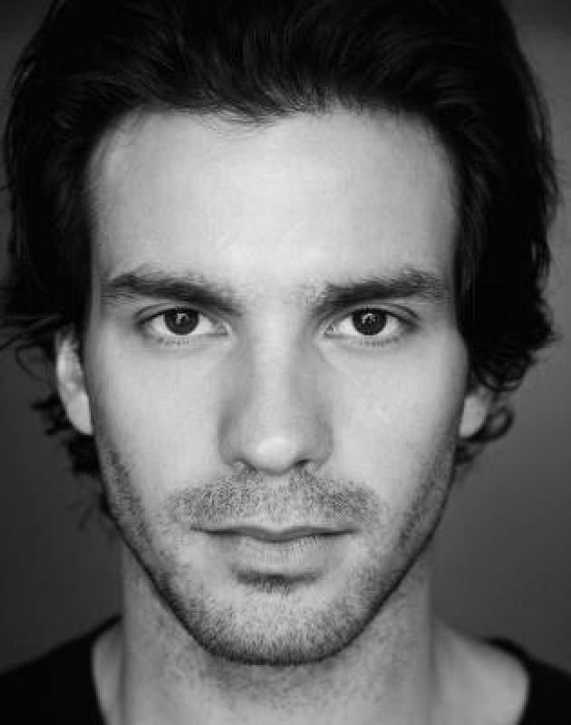 Santiago Cabrera