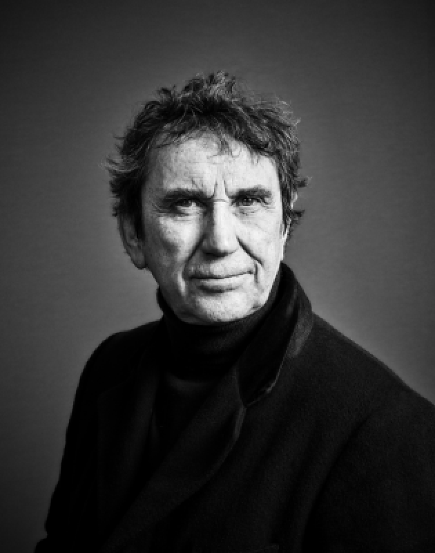 Phil Daniels